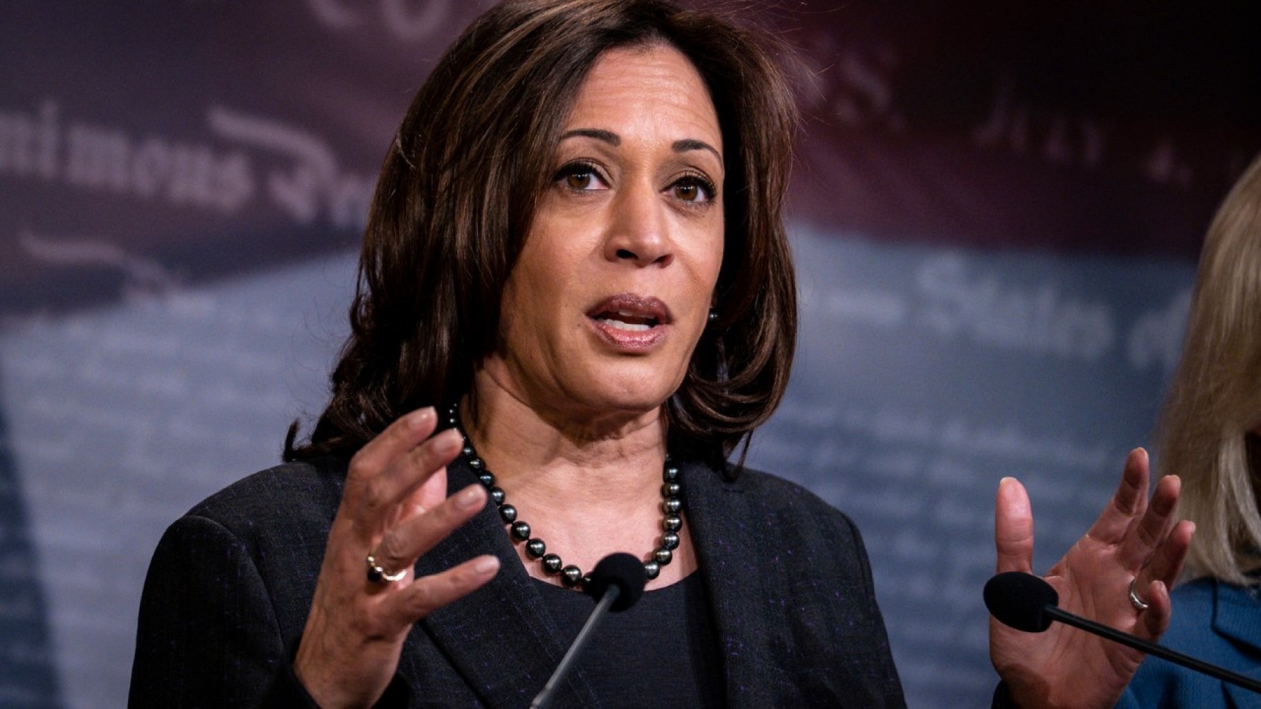 En México, Harris se defiende de las críticas sobre la frontera