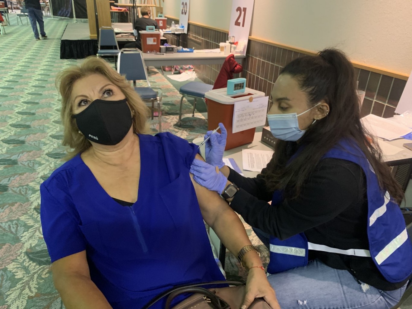 Estados Unidos alcanza hitos alentadores en muertes por virus y vacunas