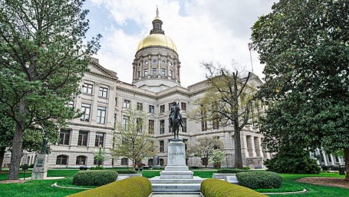 Trump dice 'ganamos' Georgia después de que el estado anuncia la purga de 100K nombres de las listas de votantes