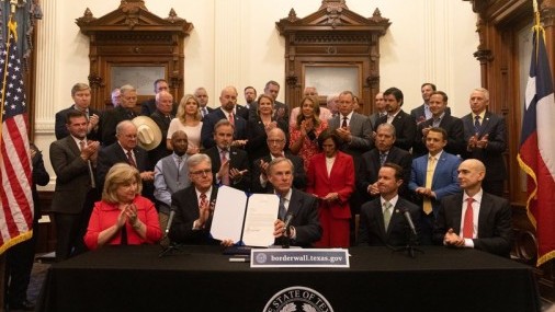 Texas pide colaboración para enfrentar crisis fronteriza 