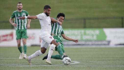 Abandonan Juego después de fuertes lluvias 