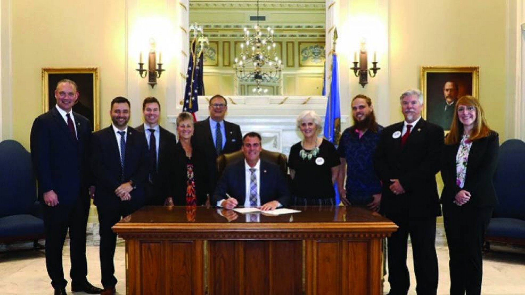 Aprobar Exámen de Civísmo requisito para graduarse