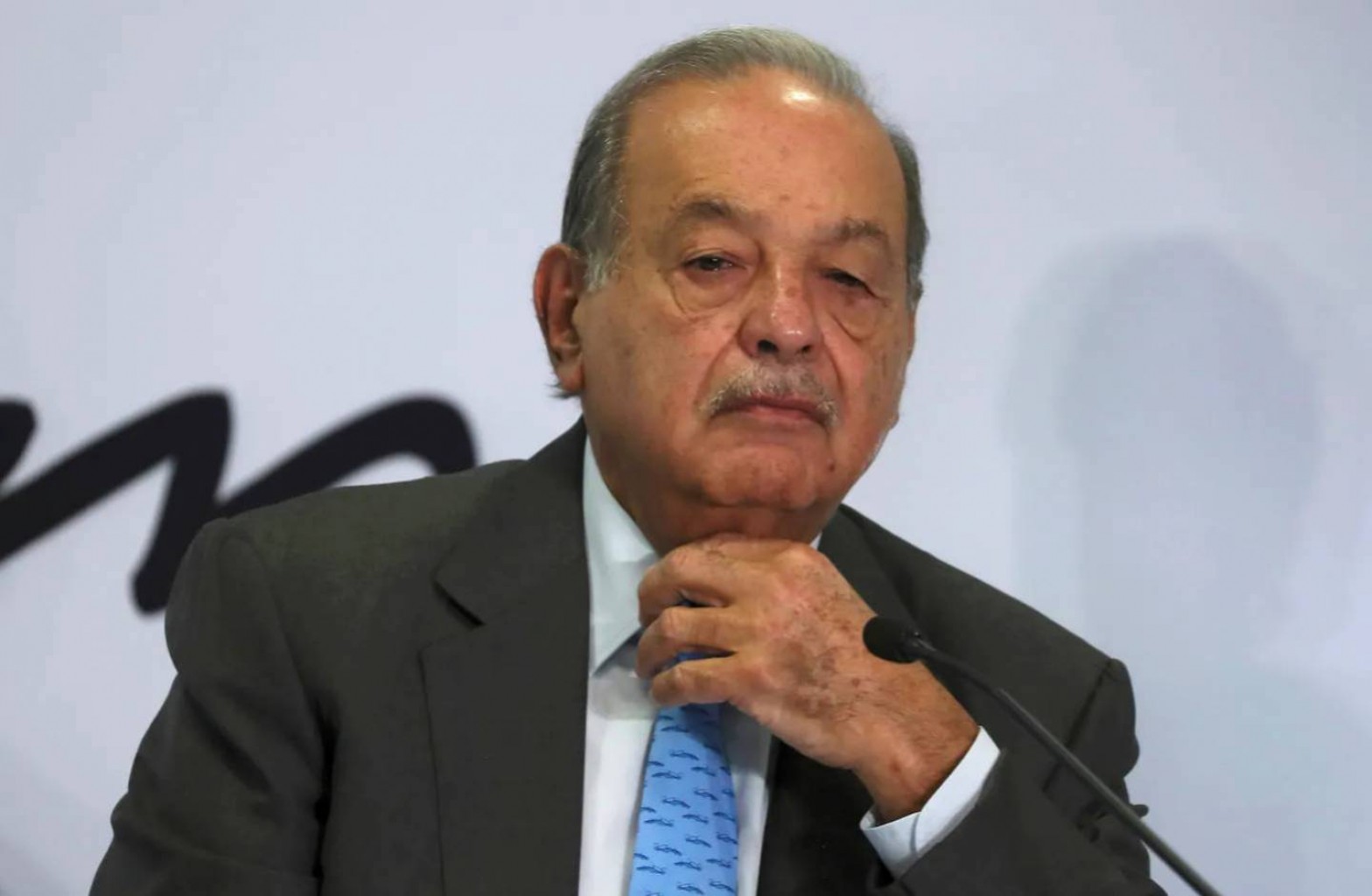 El hombre más rico de México a reconstruir, pagar por el colapso del metro