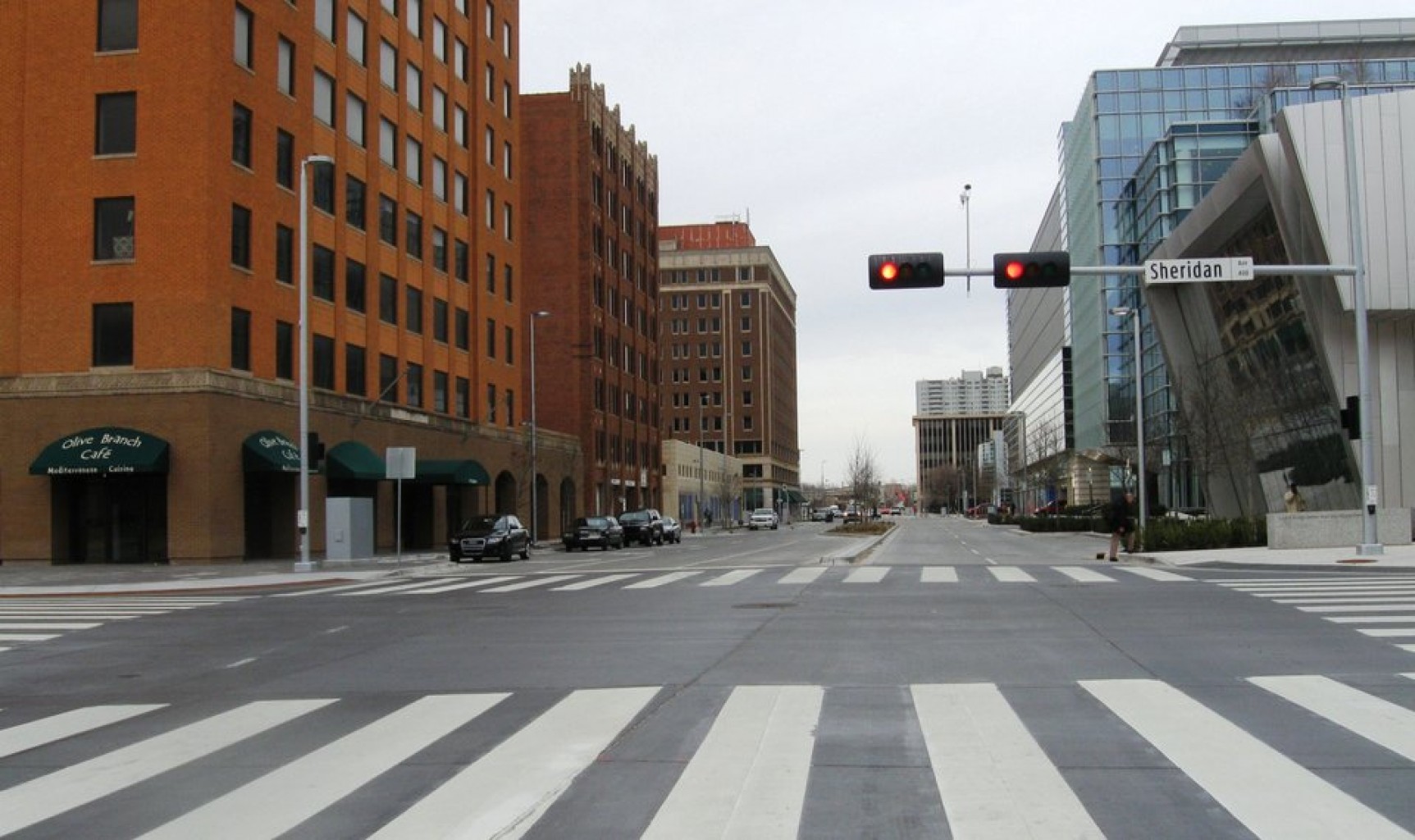 ESTA USTED DE ACUERDO CON LOS LETREROS Y PANTALLAS ALREDEDOR DE LA CIUDAD?