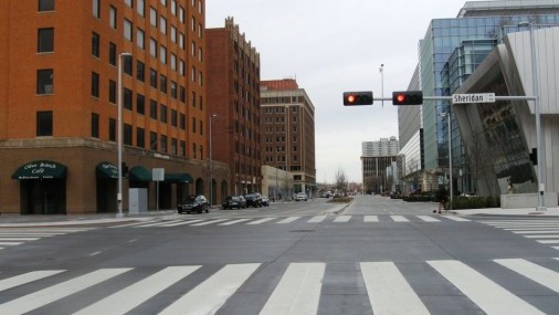 ESTA USTED DE ACUERDO CON LOS LETREROS Y PANTALLAS ALREDEDOR DE LA CIUDAD?