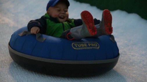 FESTIVAL DE NIEVE DE REGRESO AL CHICKASAW BRICKTOWN BALLPARK