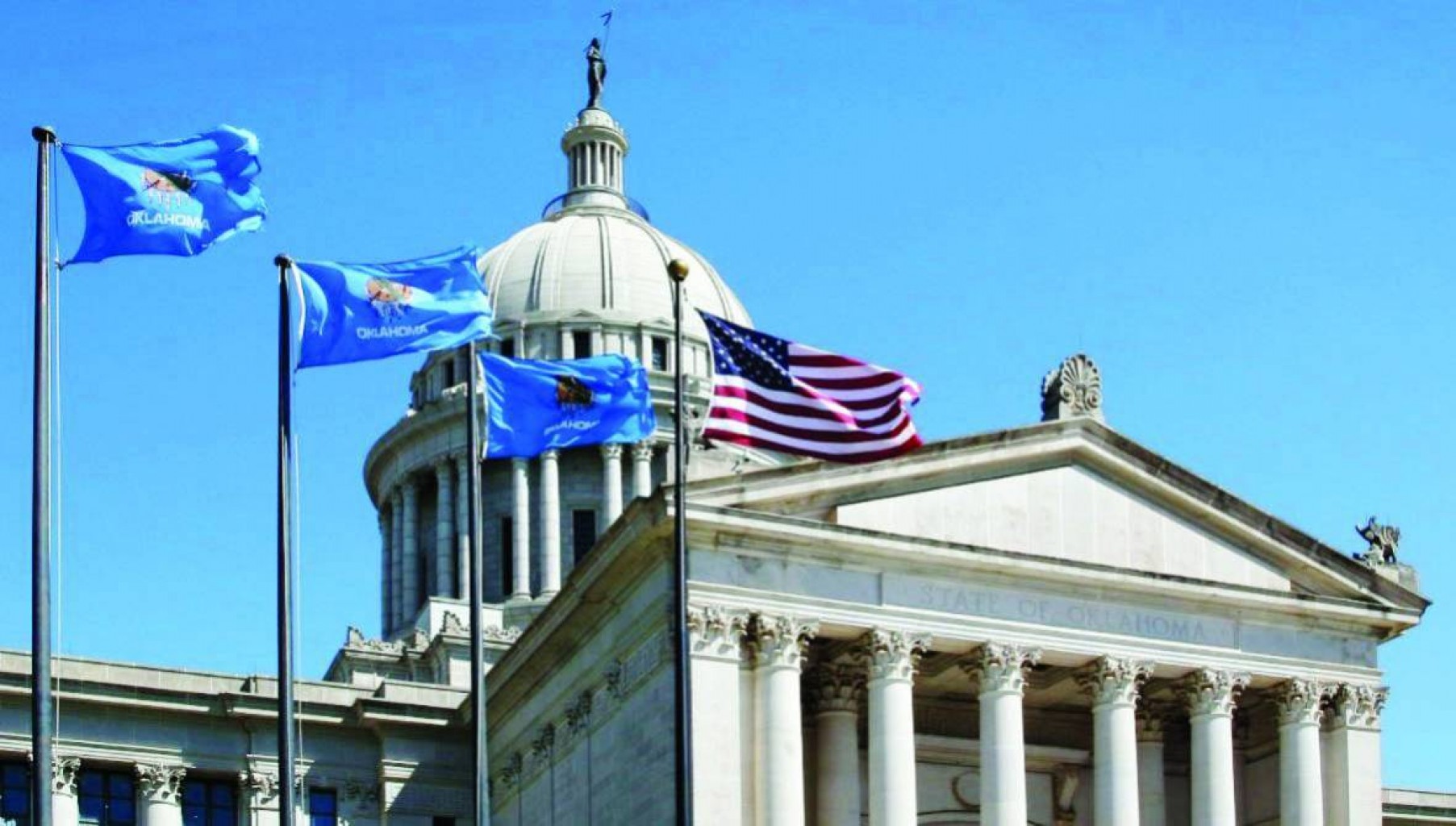 Nueva Propuesta de Ley Exige Transparencia en Material de enseñanza en las escuelas 