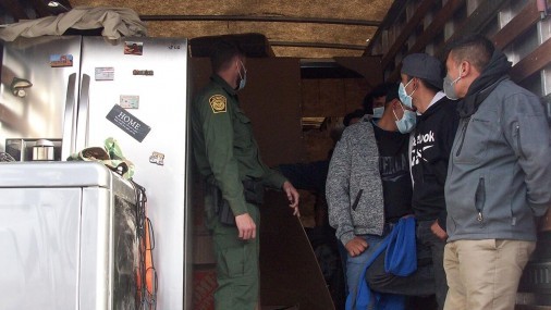 El Gobierno suspende las redadas de inmigrantes en lugares de trabajo