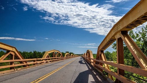 Subcomité de la Cámara de Representantes Aprueba fondos adicionales para carreteras y puentes
