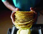 Tortillas caras: los pobres de latinoamérica pasan apuros para comprar productos básicos