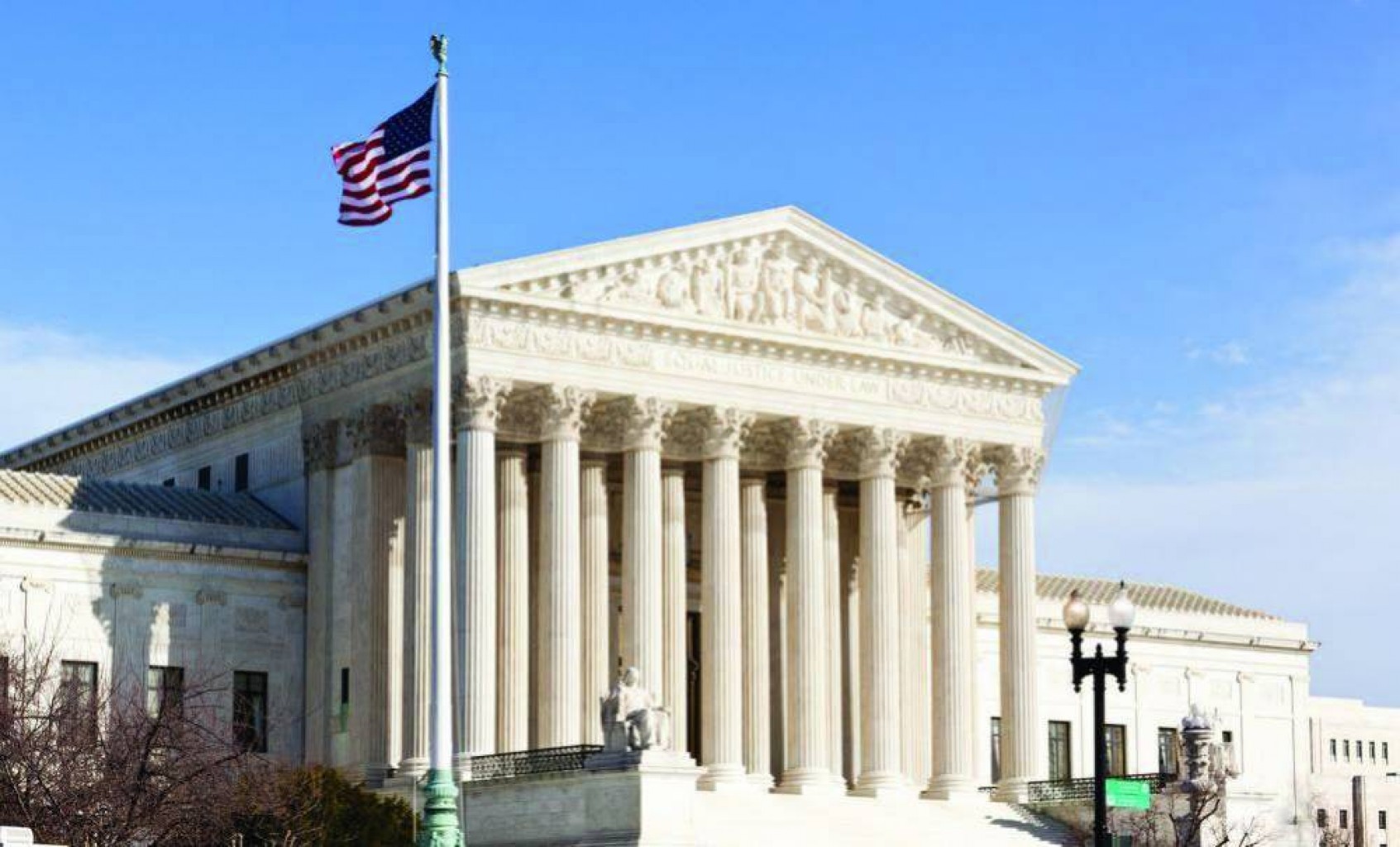 Jueces limitan la revisión de  la corte federal de algunas deportaciones