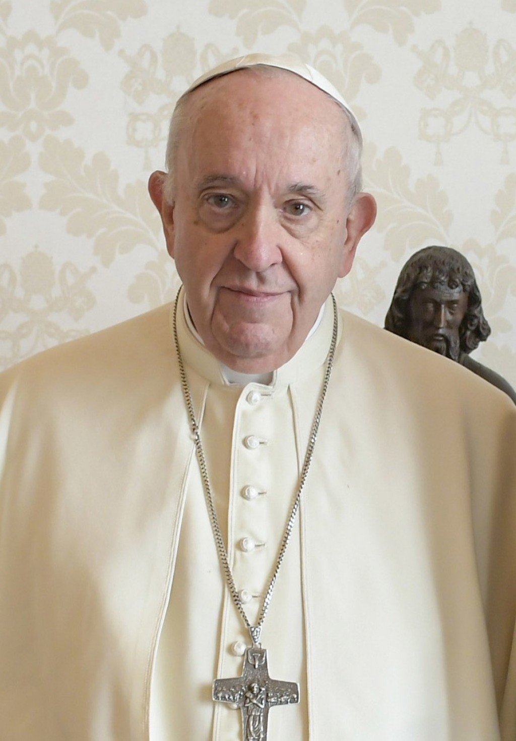 El Papa Francisco aviva especulaciones sobre su futuro en el pontificado