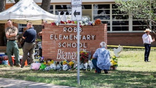 Hombre armado mata a 19 niños en tiroteo en escuela de Texas