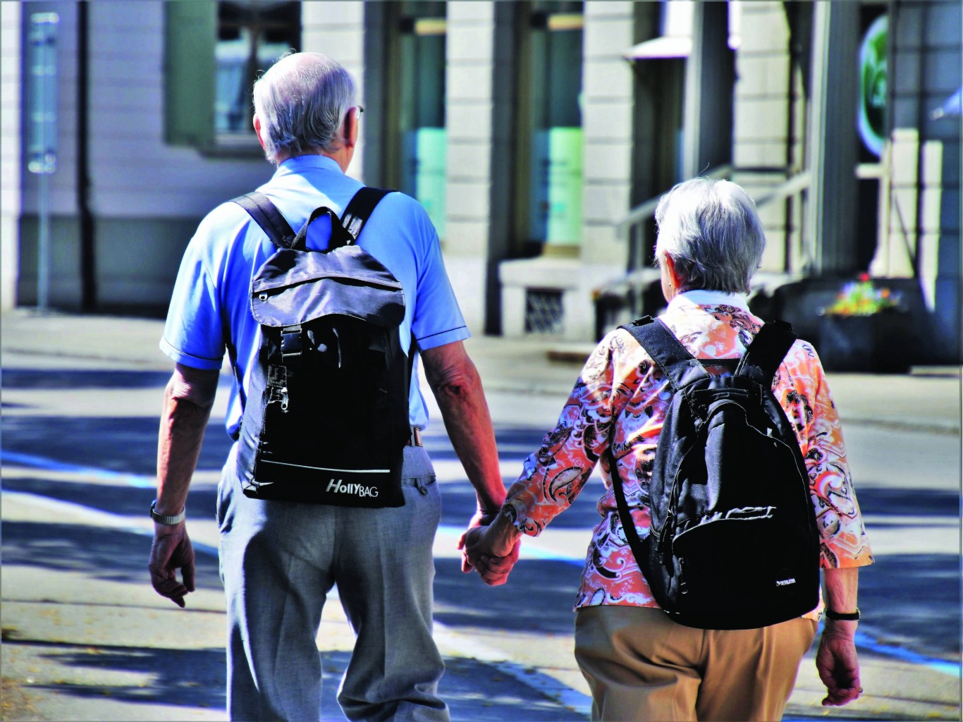Legisladores presentan petición para apoyar a la economía de personas de la tercera edad 