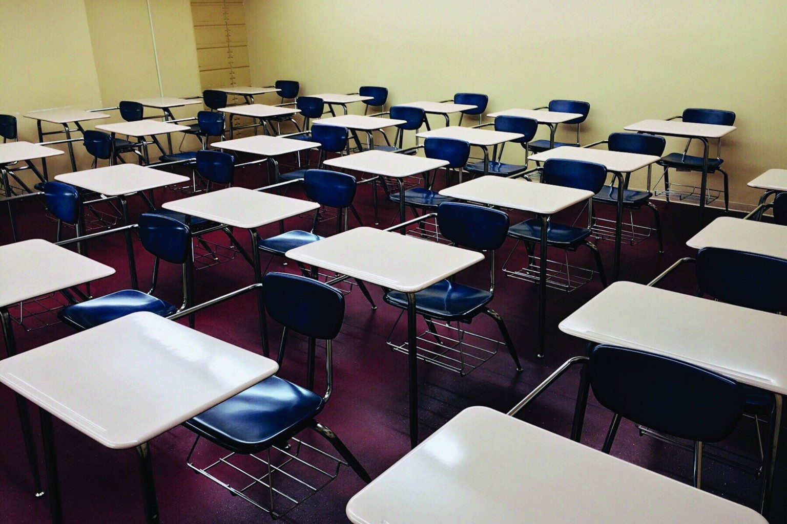 Maestra afirma que voluntariamente violó la ley y lo volvería a hacer