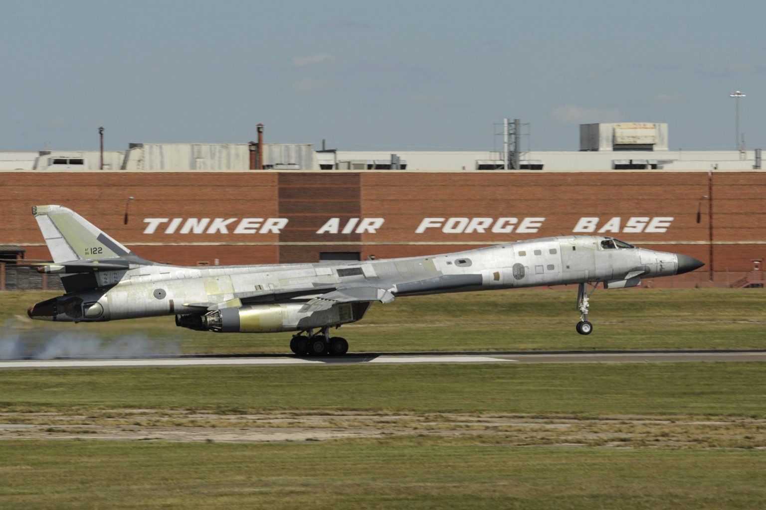 Aprueban Proyecto de Ley que aborda necesidades críticas de agua residuales en Tinker AFB