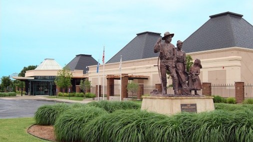 Desi and Cody to Perform at  Cherokee Strip Regional Heritage Center in Enid