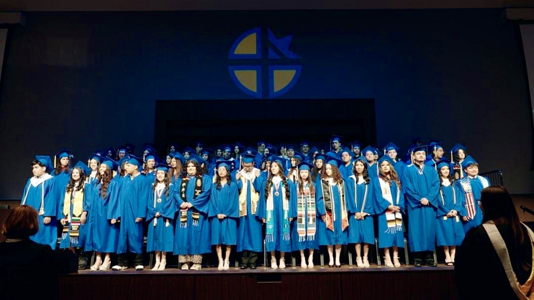 ¡Felicitaciones Graduados 2023 Cristo Rey Catholic High School!