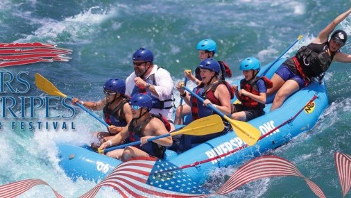 RIVERSPORT Celebra festivales con diversión en el agua y fuegos artificiales!