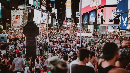 Nuevo informe revela las contribuciones  económicas de refugiados en Estados Unidos