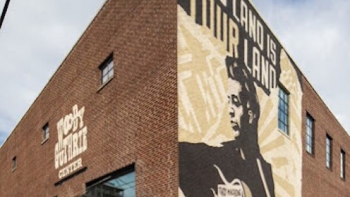 WOODY GUTHRIE CENTER ALBERGARÁ UNA EXPOSICIÓN QUE MOSTRARÁ FOTOS RARAMENTE VISTAS DE  BILLIE HOLIDAY 