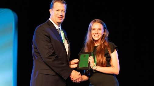 County 4-H'er reconocida en  State 4-H Roundup