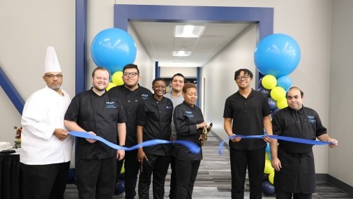 Gran inauguración de Metro Tech Café