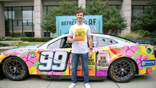 Daniel Suárez, el piloto Mexicano de NASCAR, presento el nuevo auto No. 99 