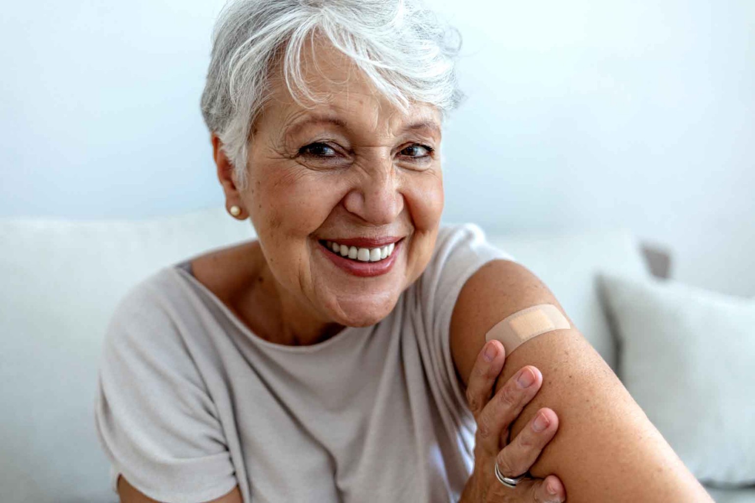 Este otoño, los adultos mayores deben proteger su salud