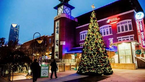 Iluminación del Árbol de Navidad en la Ciudad de Oklahoma