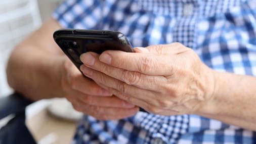 Las estafas románticas van en aumento y las  personas mayores son particularmente vulnerables