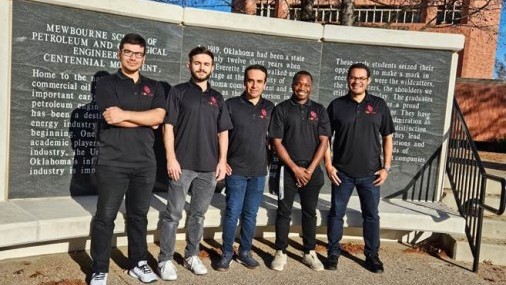 2 Estudiantes Latinos de la Universidad de Oklahoma Ganan Primer Lugar 