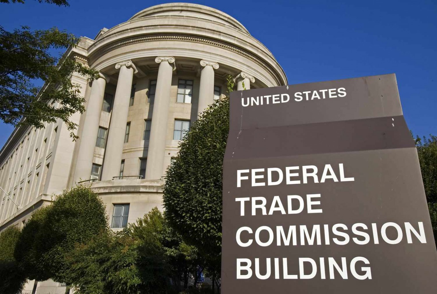 Comisión Federal de Comercio FTC  Propone prohibir tarifas engañosas