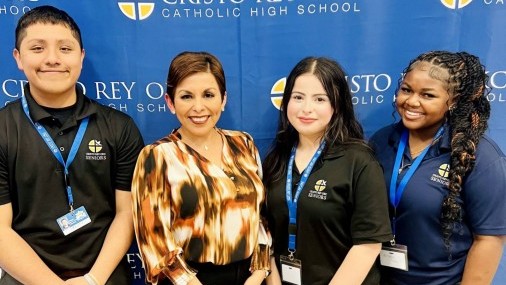  PUERTAS ABIERTAS CON CRISTO REY HIGH SCHOOL OKC