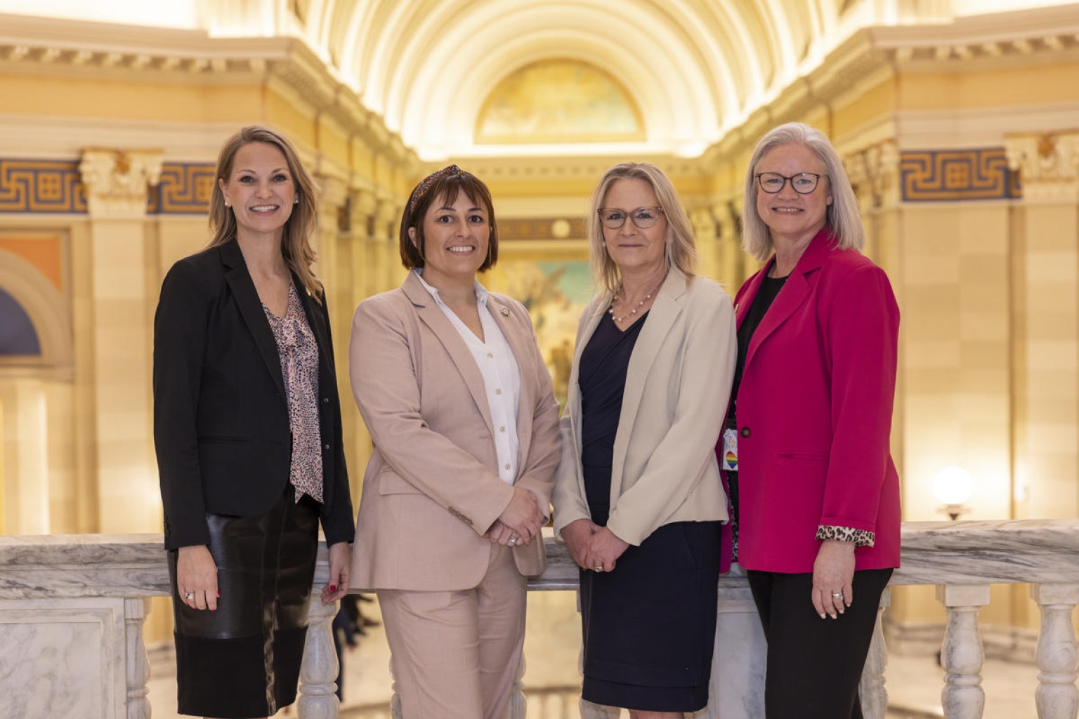 Caucus Legislativo de Mujeres de Oklahoma celebra el Mes de la Historia de la Mujer!