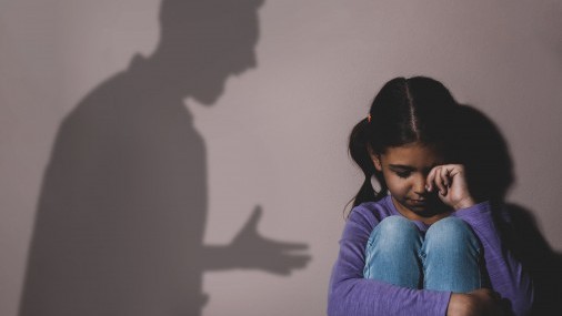 Oklahoma se ilumina de Azul para COMBATIR EL ABUSO INFANTIL