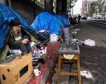 Demócratas de la Cámara de Representantes luchan contra la criminalización de las personas sin hogar