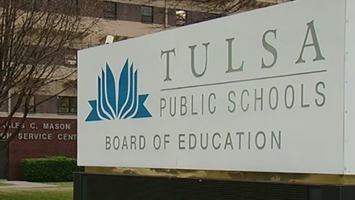 Doscientos diez estudiantes de las Escuelas Públicas de Tulsa obtienen el Sello del Bilingüismo