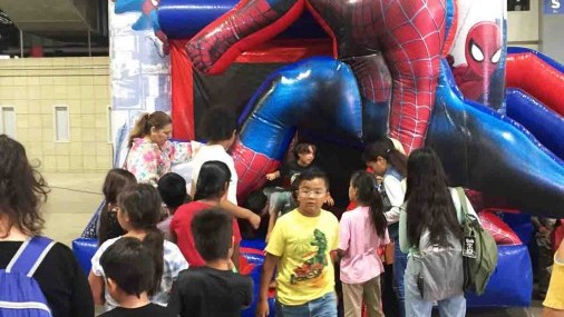 Maravilloso beneficio para los niños de Tulsa “Feria de Regreso a Clases”