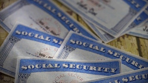 El Seguro Social anuncia un aumento del 2.5% en los beneficios para 2025