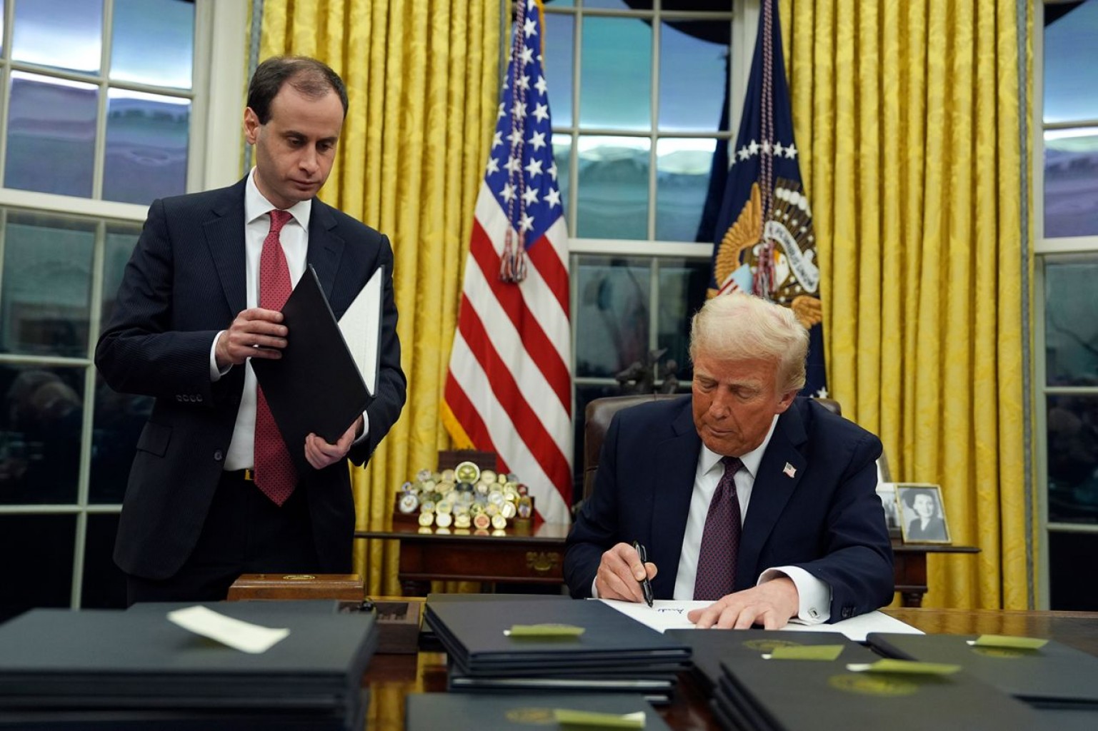Trump demandado por múltiples órdenes ejecutivas