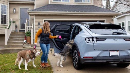 Ford está ampliando el cargador doméstico gratuito del Ford Power Promise