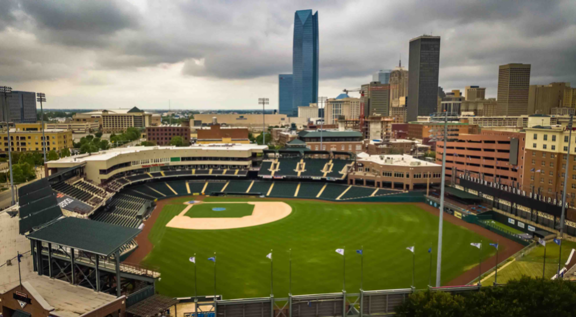 SERIE DE BÉISBOL DE LA ESCUELAS REGRESA AL CHICKASAW BRICKTOWN
