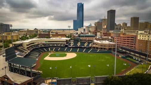Chickasaw Bricktown Ballpark Continuará Brillando bajo el mismo nombre 