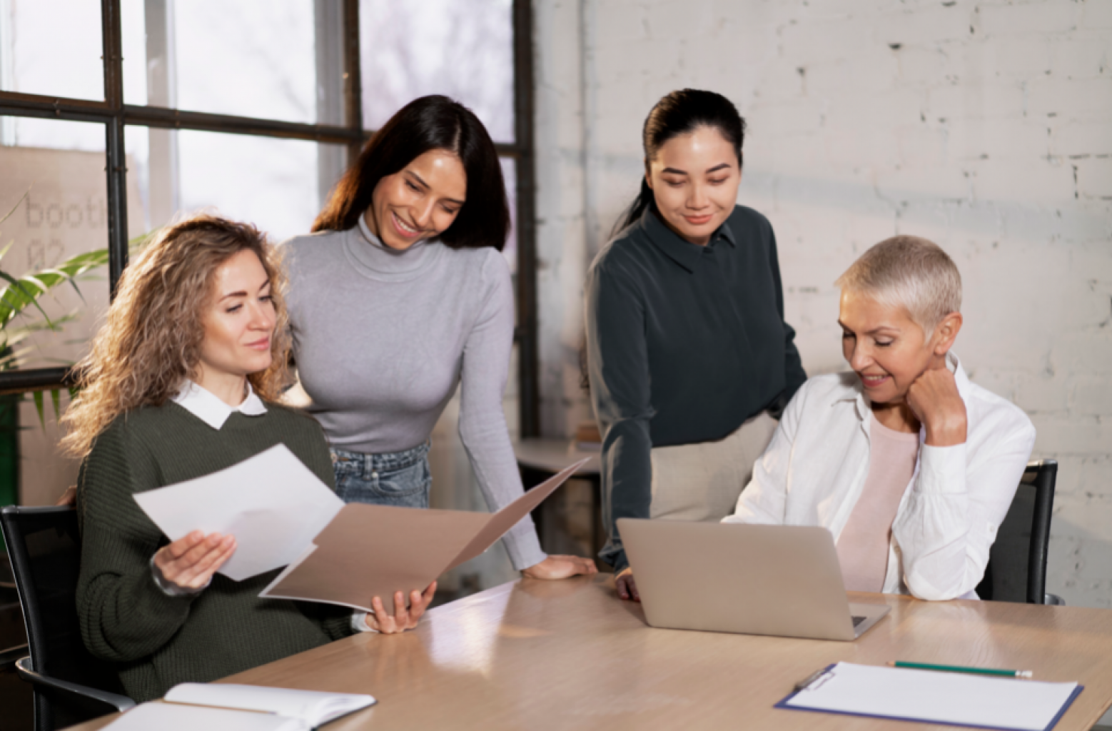 La invaluable contribución de las Mujeres al Trabajo, la Comunidad y la Sociedad La invaluable contribución de las Mujeres al Trabajo, la Comunidad y la Sociedad