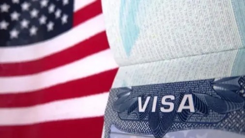 Estados Unidos revisa a extranjeros con visas en busca de violaciones