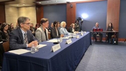 Presentan moción para evitar encarcelamiento de Adolescentes Inmigrantes Presentan moción para evitar encarcelamiento de Adolescentes Inmigrantes