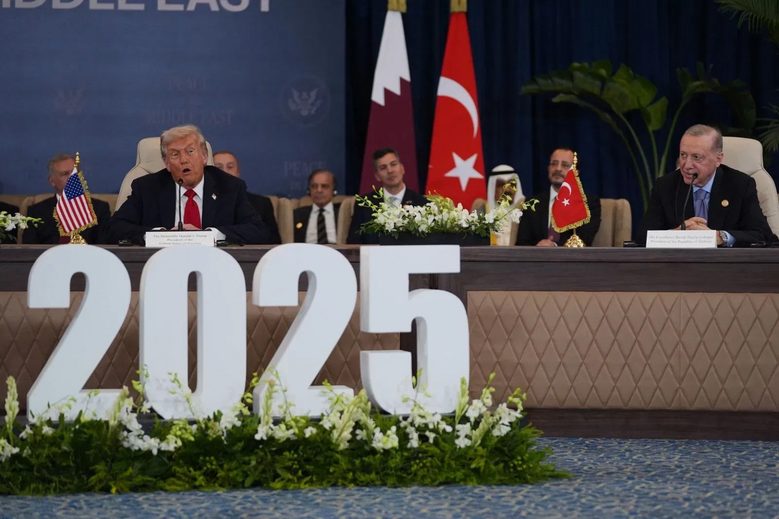 Un nuevo capítulo de esperanza —  El Plan de Paz del Este firmado en Egipto