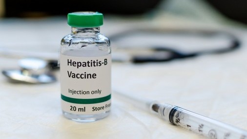 CDC decide sobre vacuna contra hepatitis B en recién nacidos
