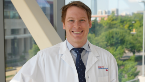 Oklahoma Children's OU Health realiza la primera quimioterapia para el cáncer ocular pediátrico 